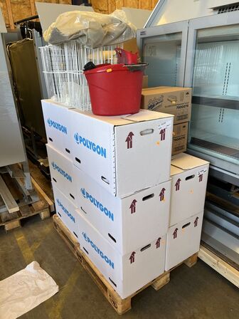 Blandet lot, festartikler, engangsservice, dispensere, maling, rengøringsartikler