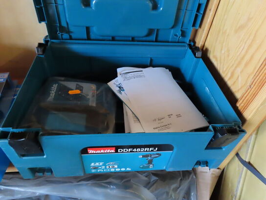 Lader MAKITA