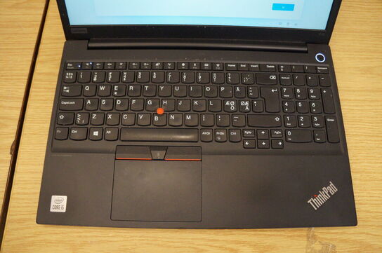 Computer LENOVO 