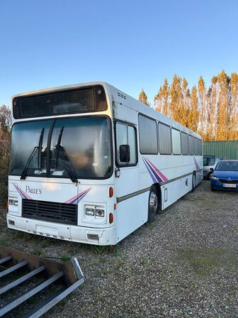 Bus, VOLVO B10 M med div. udstyr