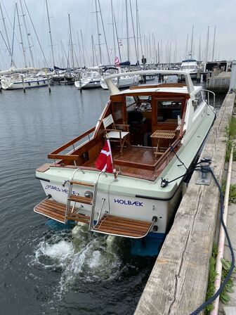 26' - 8m CORONET 26 FAMILY m. 2x nyrenoveret Volvo AQ130