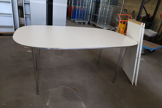 Dining table 160x100cm with 3 chairs