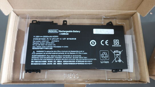 2 stk. harddiske TOSHIBA 230GB 5400RPM SATA samt Batteri