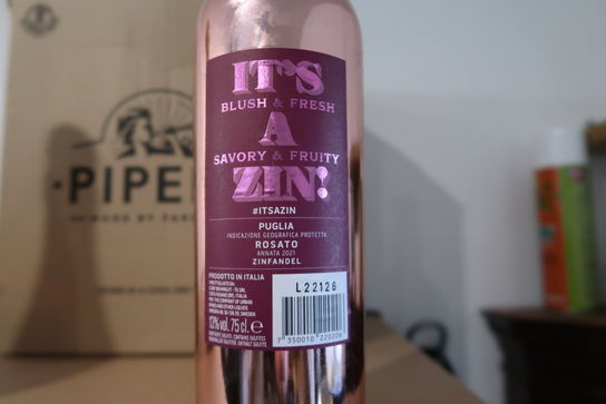 7 fl. It's Blush & fresh Zinfandel rose