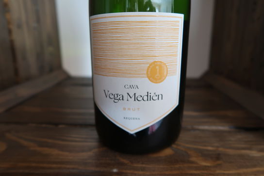 6 fl. Cava Vega Medien Brut 