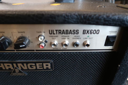 Behringer Ultra bas BS600 forstærker