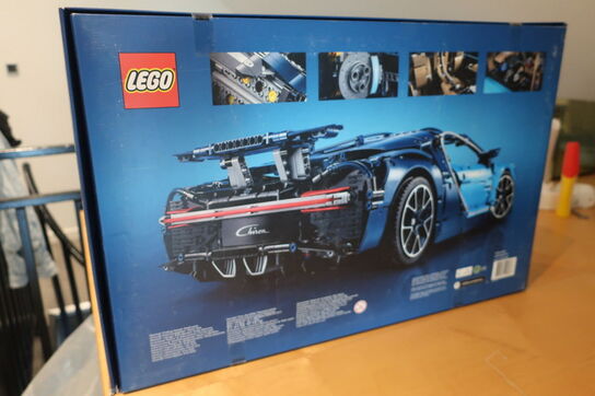 LEGO TECHNIC 42083 BUGATTI CHIRON - uåbnet