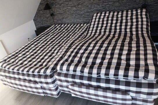 2 stk. senge, HÄSTENS Adjustable med BJX LUXURY topmadresser