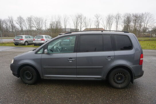 Volkswagen Touran, tidligere reg nr: DF80840. Papirer bortkomne