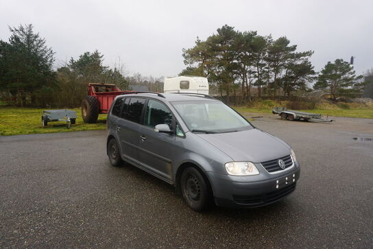 Volkswagen Touran, tidligere reg nr: DF80840. Papirer bortkomne