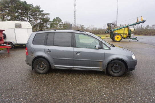 Volkswagen Touran, tidligere reg nr: DF80840. Papirer bortkomne