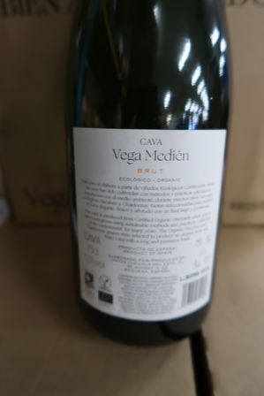 12 flasker cava Vega Medién Brut