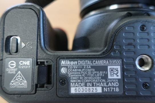 Digitalkamera NIKON D3500, zoomobjektiv AF-P DX Nikkor 18–55 mm VR samt batterilader (momsfri)