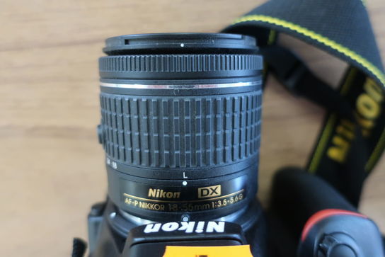 Digitalkamera NIKON D3500, zoomobjektiv AF-P DX Nikkor 18–55 mm VR samt batterilader (momsfri)