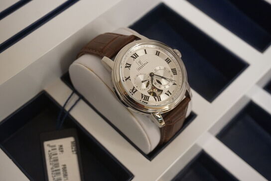 Ur FESTINA