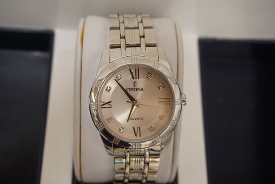 Ur FESTINA