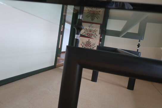 Spisebord i glas LE CORBUSIER (momsfri)