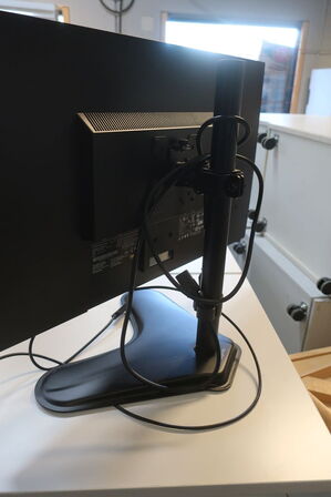 2 stk. skærme LENOVO D27-30