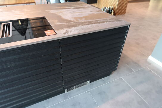 Køkken AUBO Black Oak / Oak Line, Sort med armatur uden hårdehvidevarer