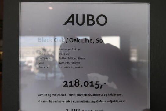Køkken AUBO Black Oak / Oak Line, Sort med armatur uden hårdehvidevarer