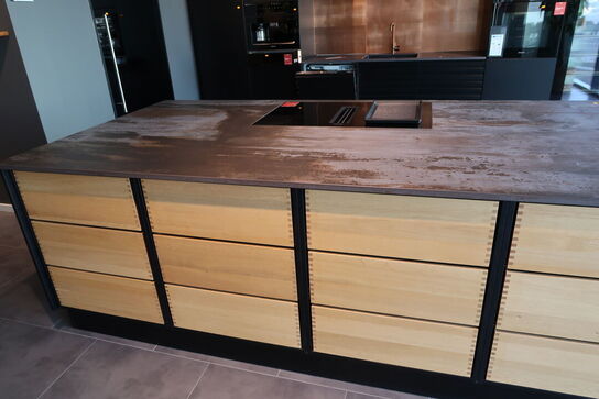 Køkken AUBO Black Oak / Oak Line, Sort med armatur uden hårdehvidevarer