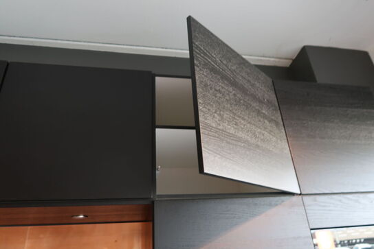 Køkken AUBO Black Oak / Oak Line, Sort med armatur uden hårdehvidevarer