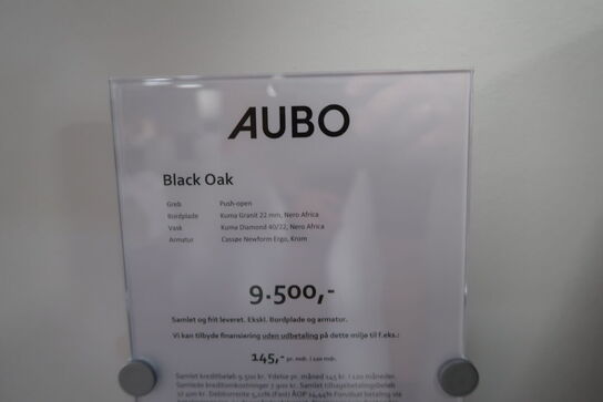 Badmøbel AUBO Black Oak med armatur 