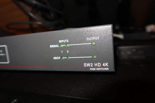 Fjernsyn PHILIPS BDL4330QL med fjernbetjening m.m.