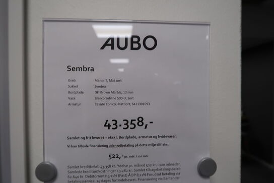 Køkken AUBO Sembra med armatur uden hårdehvidevarer 