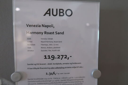 Køkken AUBO Venezia Napoli, Harmony Roast Sand uden armatur uden hårdehvidevarer