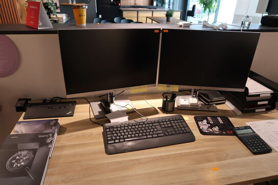2 stk. computerskærme HP E234i med tastatur og dockingstation