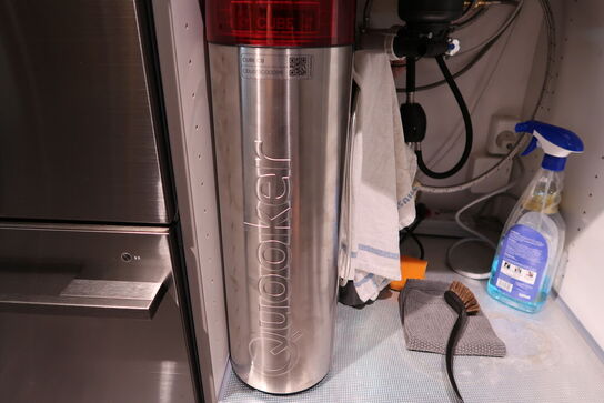 Armatur QUOOKER med tank QUOOKER CUBE CB, kulsyrepatron m.m.