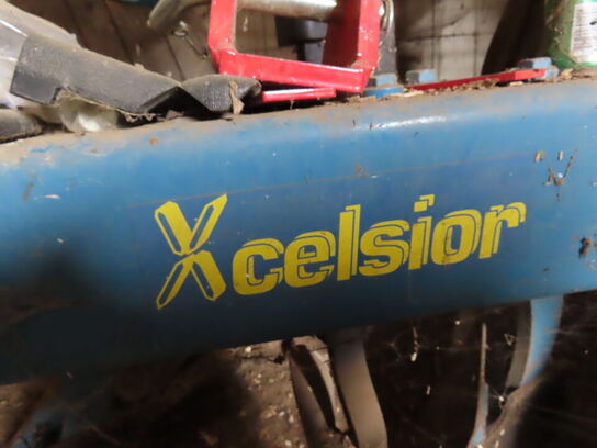Plov ÖVENRUM XCELSIOR CX 390 F