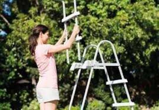 Intex Deluxe Pool sikkerhedsstige med aftagelige trin til pools - 92-107 cm