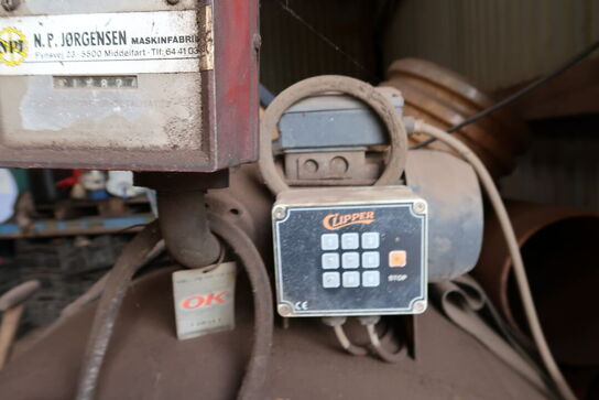 Tank med pumpe med 240L diesel