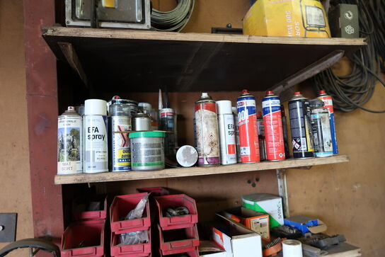 Gasflaske, arbejdslamper samt div. Plejemidler m.m.