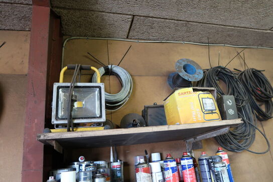 Gasflaske, arbejdslamper samt div. Plejemidler m.m.