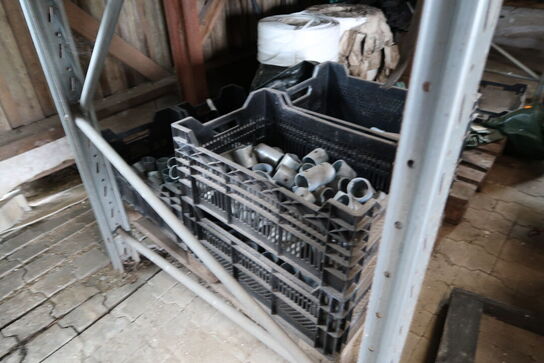 Plastikkasser med div. Fittings