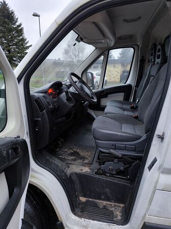 Varebil PEUGEOT Boxer 2,2 HDi L1H1