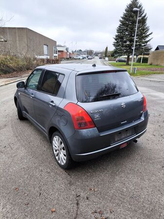 Personbil SUZUKI SWIFT 1,3 4WD