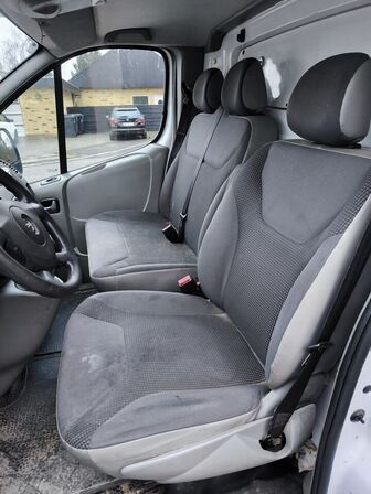 Varebil OPEL VIVARO 2.0CDTi 114HK