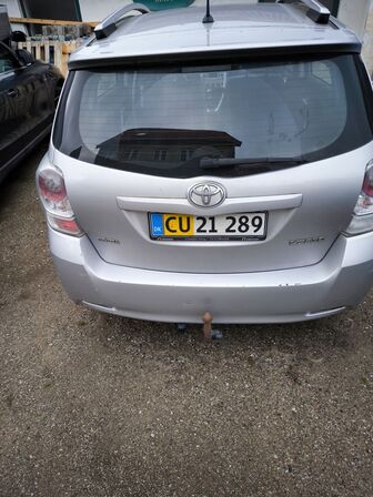 Varebil TOYOTA Verso Sportsvan