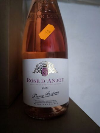 18.fl Rose VAL DES RIOS Cotes Du Rhone 2022. 4 fl. ROSE D'ANJOU 2023