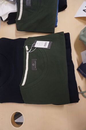 4 stk. T-shirts & 1 stk. Sweatshirt BERKELEY