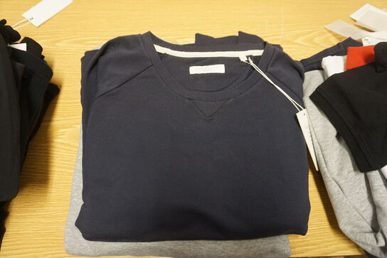 2 stk. Sweatshirts, 1 stk. t-shirt & 1 par shorts BERKELEY