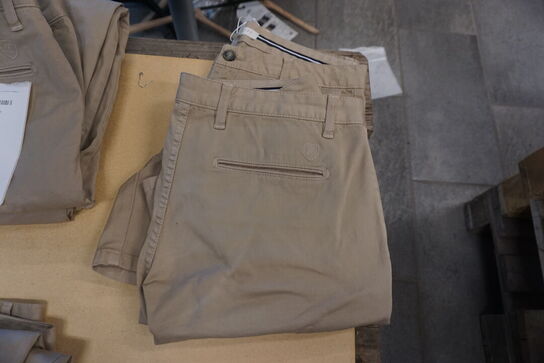 4 par bukser & 1 par shorts BERKELEY
