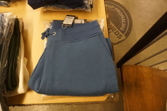 2 stk. Skjorter & 2 par shorts BERKELEY