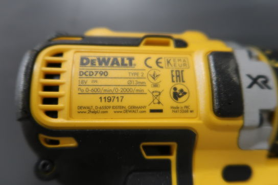 Akku-skruemaskine DEWALT DCD790