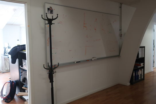 Whiteboard samt stumtjener