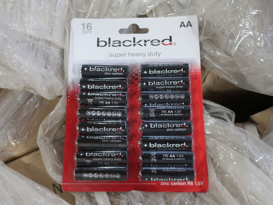 18 ks. á 80 pk. AA batterier BLACKRED (16 batterier pr. pk.) OBS: dato 10-2023